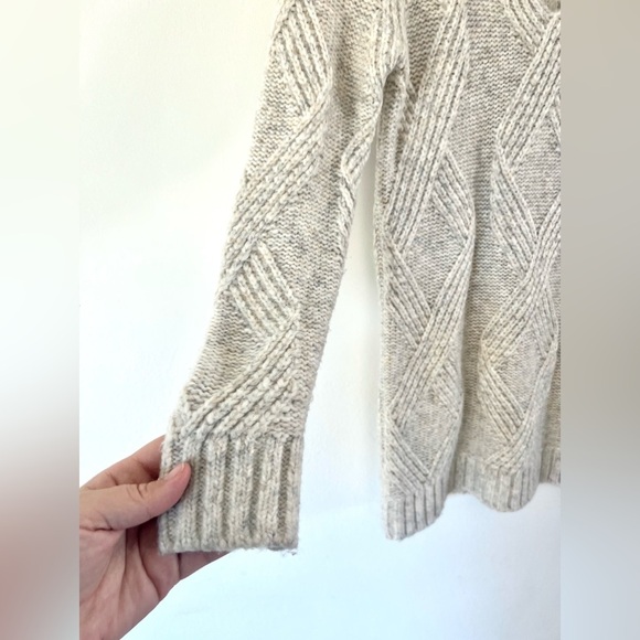 PURE Collection Cable Knit V-Neck Wool & Alpaca Blend Sweater Size 2 - Picture 5 of 11